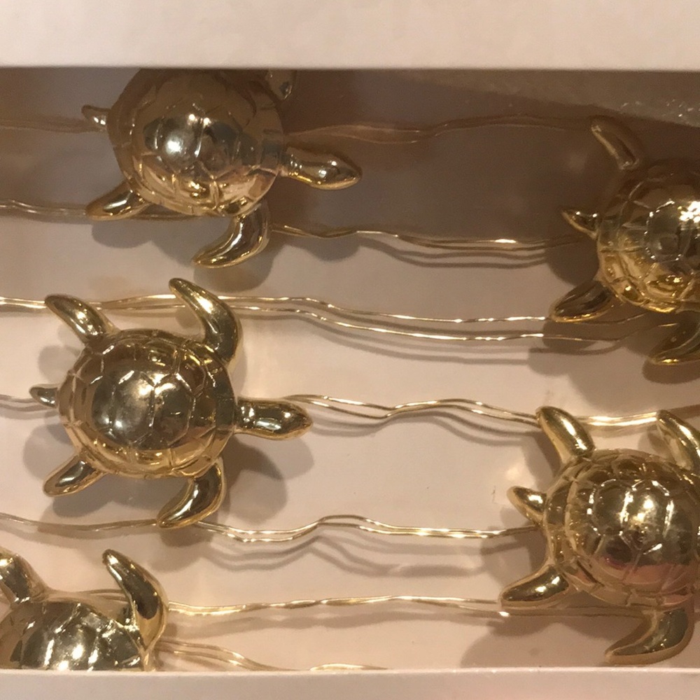 1 left! - L. Pulitzer turtle string lights!